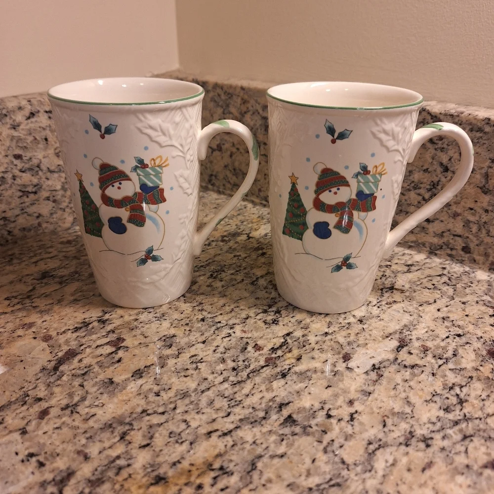 Vintage Mikasa Coffee Mugs~English Countryside ~Winter Scene~Cup~Snowman~Holiday